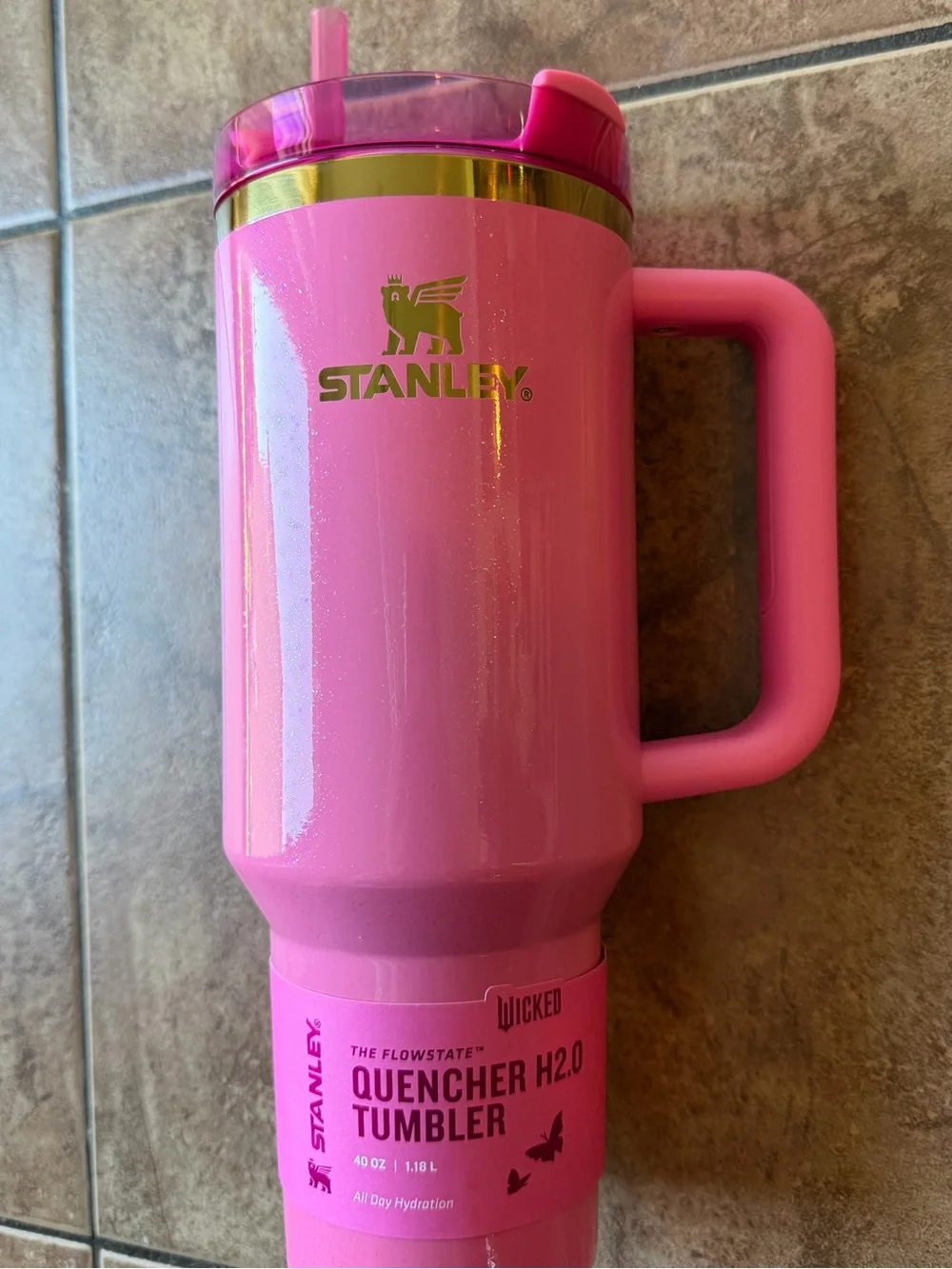 Glinda pink Stanley 40oz - Picture 2 of 14